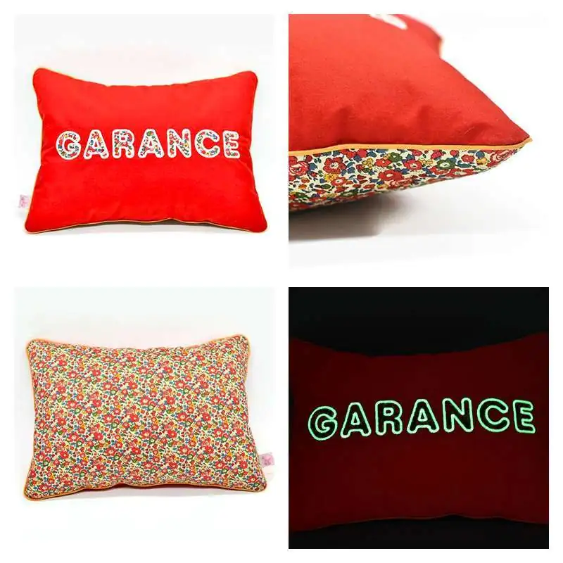 Coussin personnalisé sur commande prénom phosphorescent 