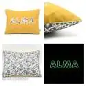 Coussin personnalisé sur commande prénom phosphorescent 