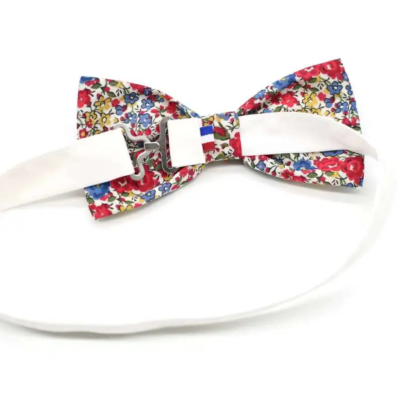 Nœud papillon simple large Liberty Emma and Georgina rouge