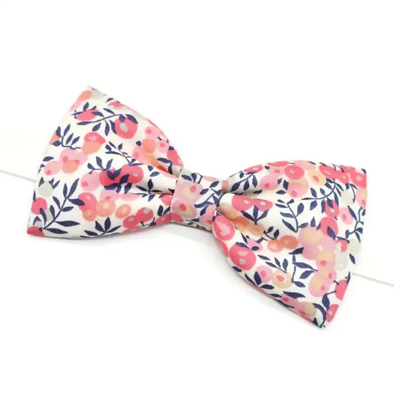 Nœud papillon simple MEDIUM Liberty Wiltshire pois de senteur