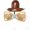 Wooden bow tie: Romance