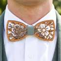 Wooden Bow Tie: Éclosion