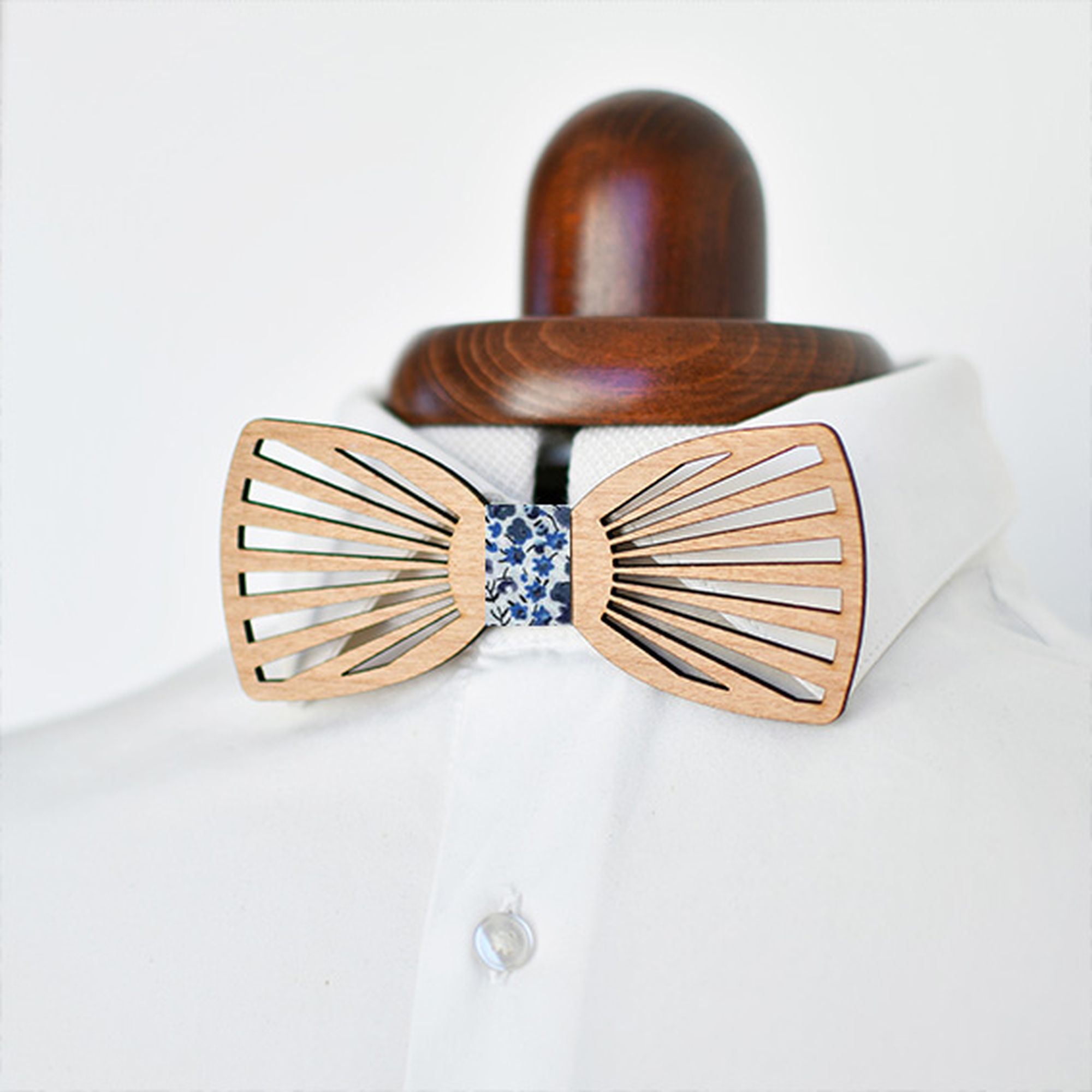 Nœud Papillon En Bois Teinté Clair Avec Tissu Liège - Fait Main, Ajustable Jusqu'à 52 Cm, Pour Homme, Mariage Et Occasions